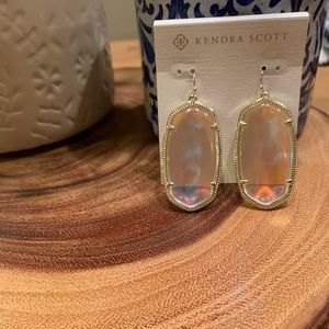 Beautiful Kendra Scott iridescent earrings